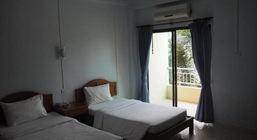 Ritzy House Hotel Chumphon Exterior foto