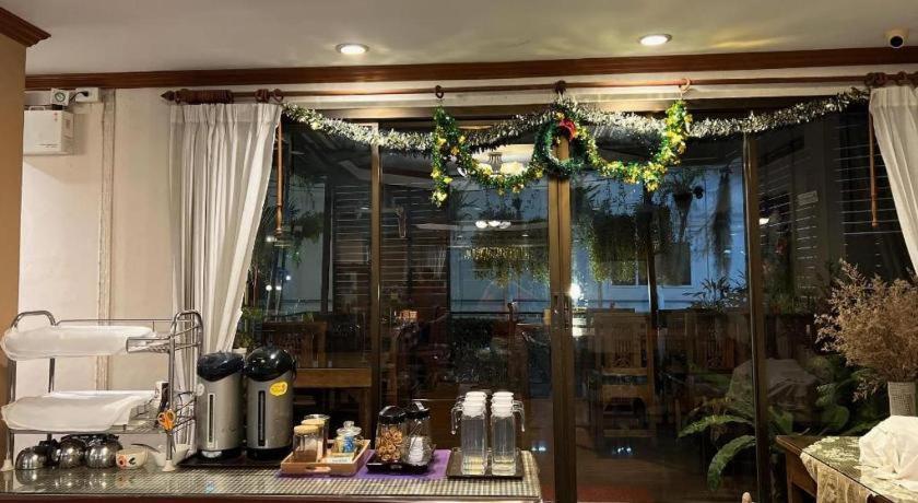 Ritzy House Hotel Chumphon Exterior foto