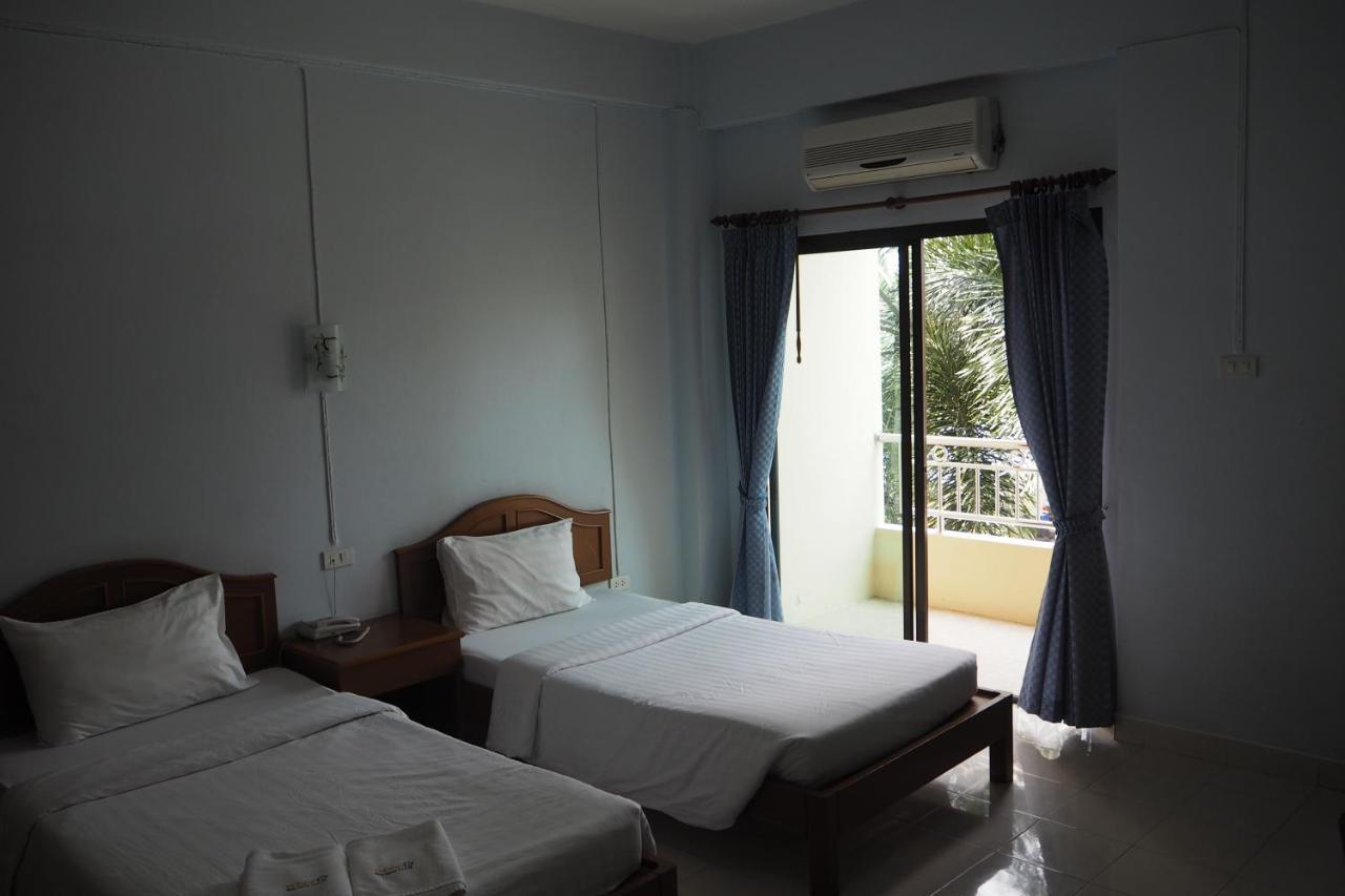 Ritzy House Hotel Chumphon Exterior foto